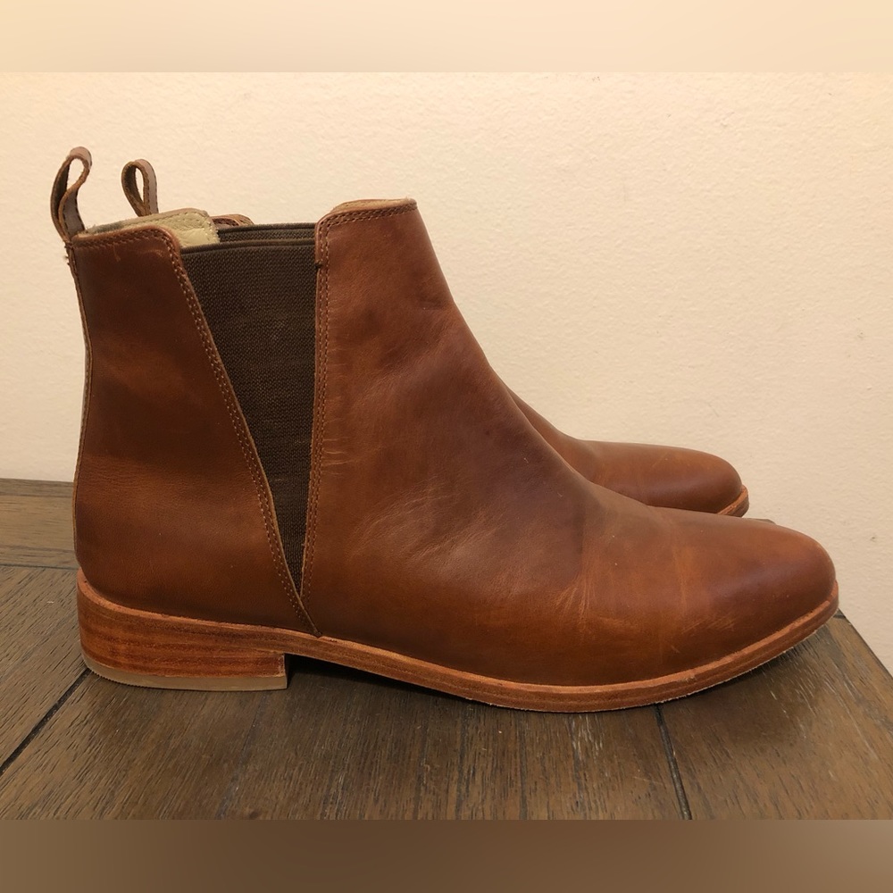 Womens Nisolo Everyday Chelsea Brandy Boots size 10